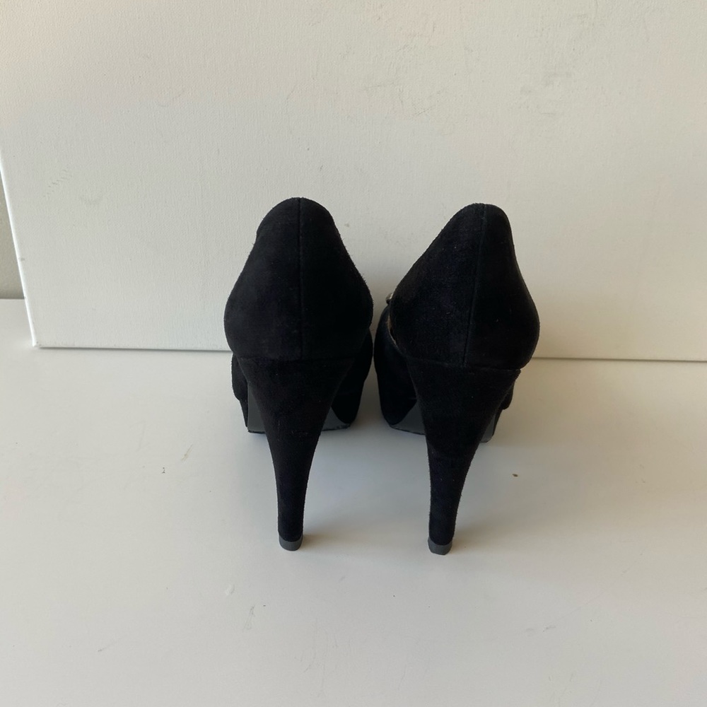 Pelle Moda Heels - Picture 3 of 4